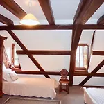 ベッド・アンド・ブレックファスト Adrihof A Riquewihr, Cour De L'abbaye D'autrey リクヴィール