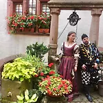ベッド・アンド・ブレックファスト Adrihof A Riquewihr, Cour De L'abbaye D'autrey リクヴィール