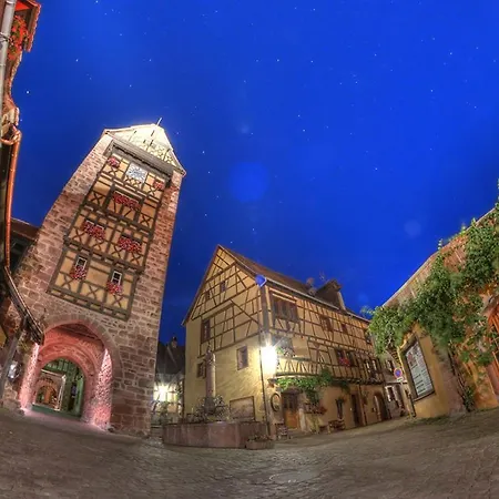 Adrihof A Riquewihr, Cour De L'abbaye D'autrey *