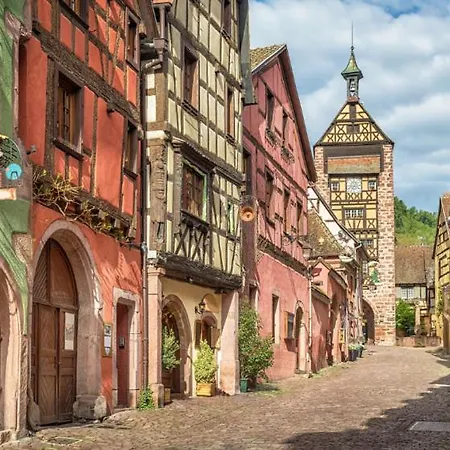 Adrihof A Riquewihr, Cour De L'abbaye D'autrey * Riquewihr