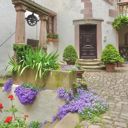 Adrihof A Riquewihr, Cour De L'abbaye D'autrey 3*