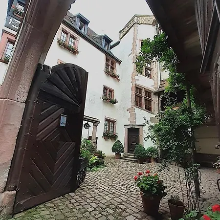 Adrihof A Riquewihr, Cour De L'abbaye D'autrey Panzió