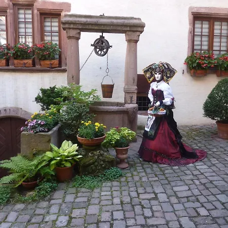 Bed & Breakfast Adrihof A Riquewihr, Cour De L'abbaye D'autrey *