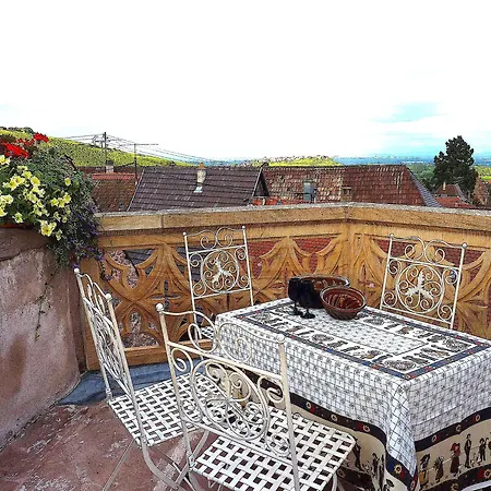 Adrihof A Riquewihr, Cour De L'abbaye D'autrey Ρικβίρ