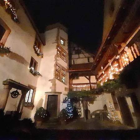 Adrihof A Riquewihr, Cour De L'abbaye D'autrey 3*