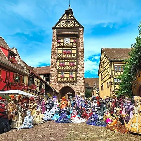 Adrihof A Riquewihr, Cour De L'abbaye D'autrey Panzió