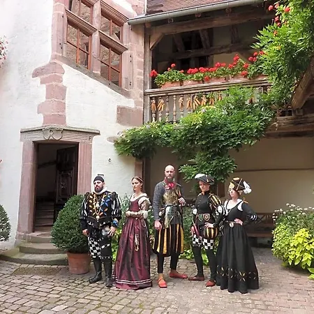 Adrihof A Riquewihr, Cour De L'abbaye D'autrey Riquewihr