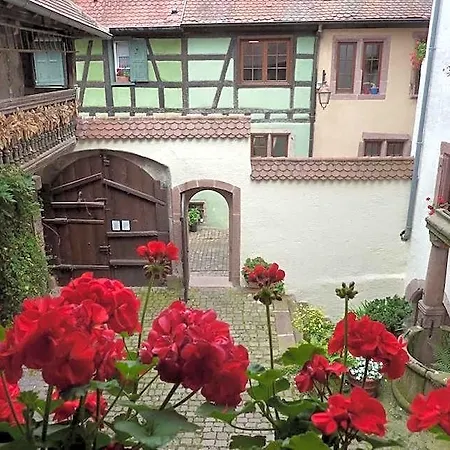 Adrihof A Riquewihr, Cour De L'abbaye D'autrey Panzió