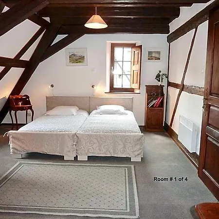 Adrihof A Riquewihr, Cour De L'abbaye D'autrey Riquewihr