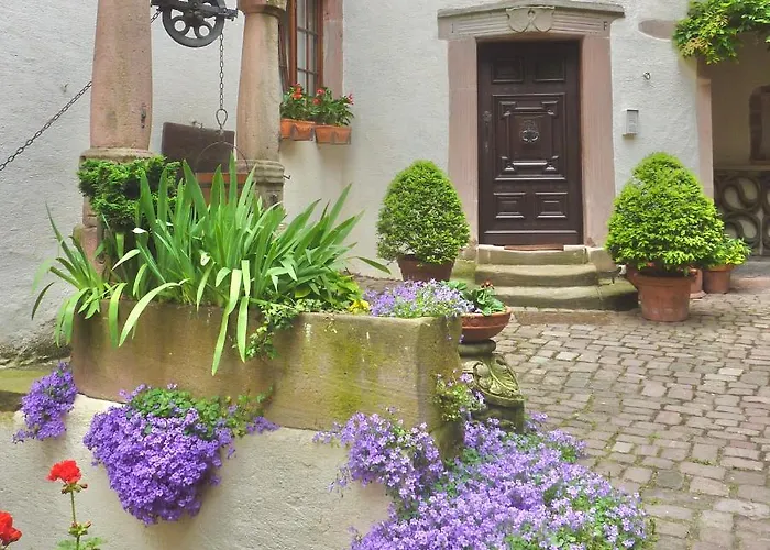 Adrihof A Riquewihr, Cour De L'abbaye D'autrey 3*