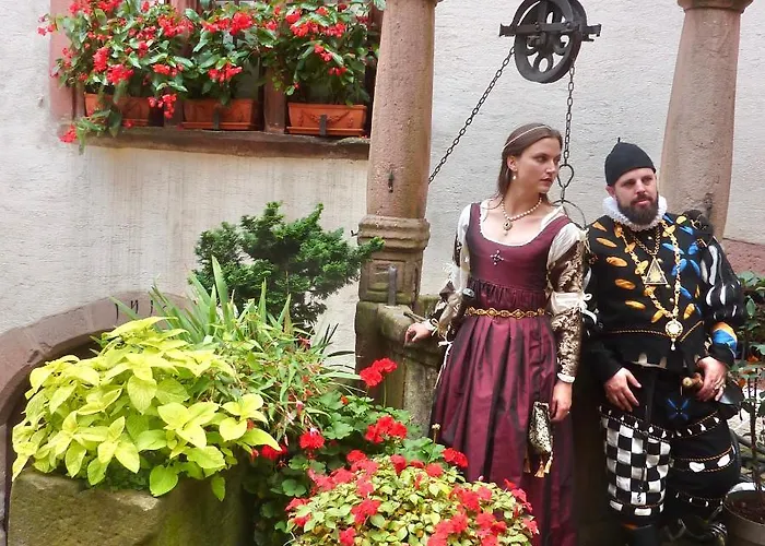 ベッド・アンド・ブレックファスト Adrihof A Riquewihr, Cour De L'abbaye D'autrey リクヴィール